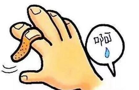 孩子的手指被划了一下，为什么一定要用创可贴呢？