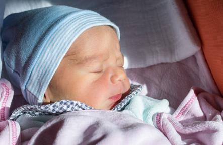 给宝宝晒太阳要注意什么