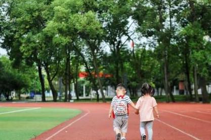 大宝多大生二胎合适，最好错开这一年，大宝这个年龄段太特殊