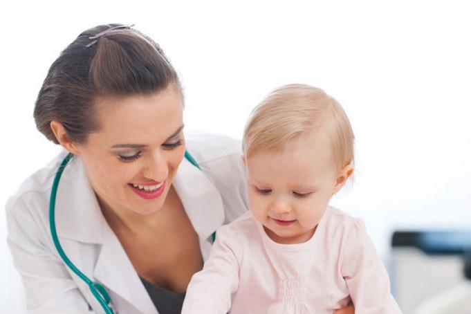 天冷了，宝宝穿得少容易感冒吗？父母提前做好预防就好