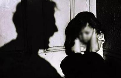 两未成年少女离家遭“好叔叔”侵犯 检方批捕