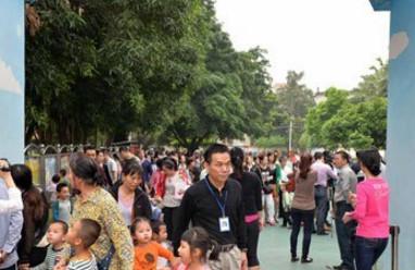 幼儿园接孩子时，家长不要有这几个行为，会让宝宝心里很难受