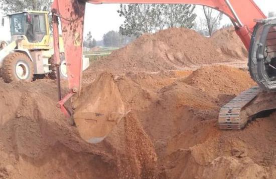 3岁男孩掉进20多米深弃井 被救出送医抢救