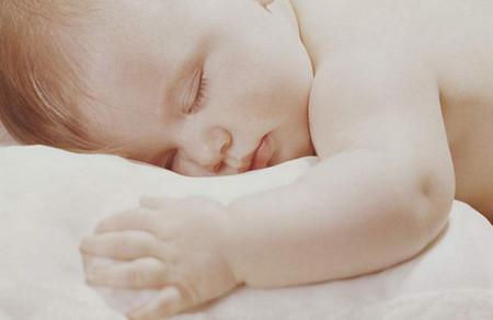 新生儿一天睡多长时间是正常的