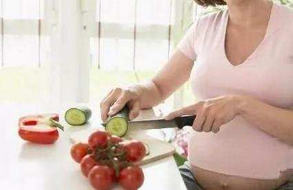 孕期这3样东西吃太多阻碍胎儿发育