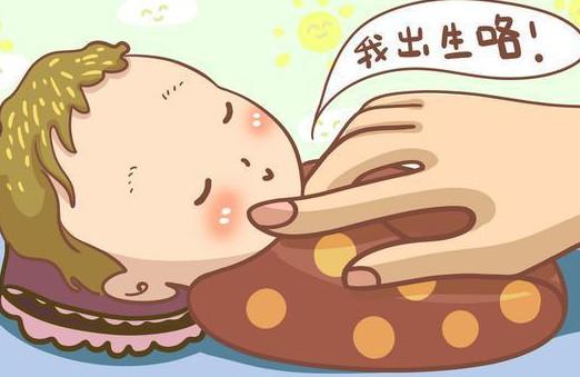 爸爸姓“邱”，给孩子起个名，妈妈听了直皱眉，旁人却赞好