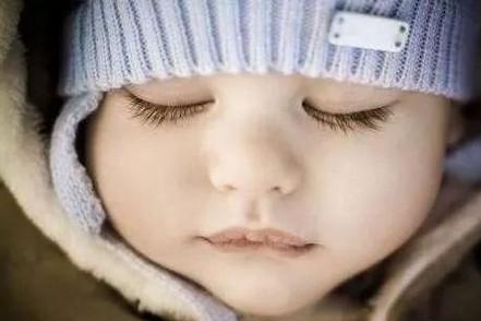 产后哺乳期间吃这5种水果会让宝宝睫毛长