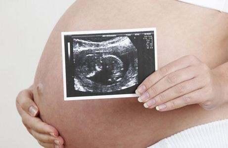 胎儿在肚子里做什么