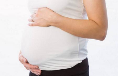 怀孕一个月就显怀正常吗