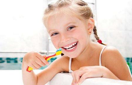 如何让孩子不在排斥洗头和刷牙