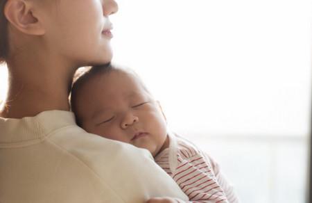 宝宝又抱又红才能睡怎么办