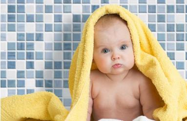 秋冬给娃洗澡不要超过这个时间