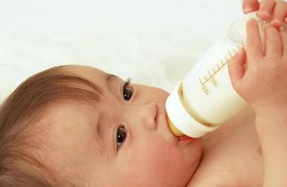 该给宝宝喝多少奶比较合适