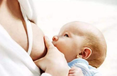 新生儿在哺乳期里频繁吐奶要考虑这三个原因