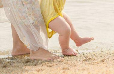 怎么教宝宝正确学走路