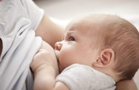 新生儿母乳喂养的好处！