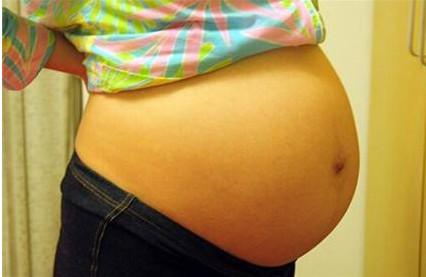 孕中期肚皮发硬是怎么回事