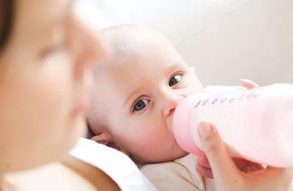 怎么选择母乳喂养还是人工喂养