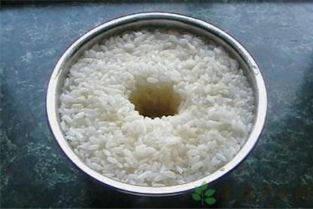 酒酿可以丰胸吗 喝米酒居然还能丰胸？