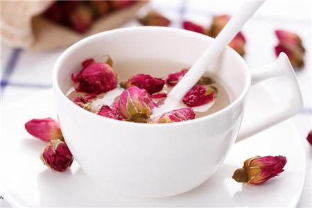玫瑰花茶可以丰胸吗 玫瑰花真的能丰胸？