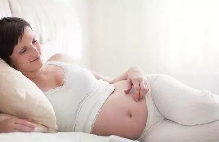 胎儿总在晚上活动，影响了孕妇休息？
