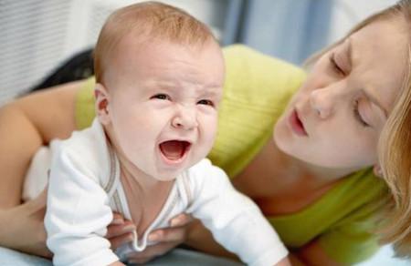 0-3个月新生儿哭闹的原因和安抚的方法
