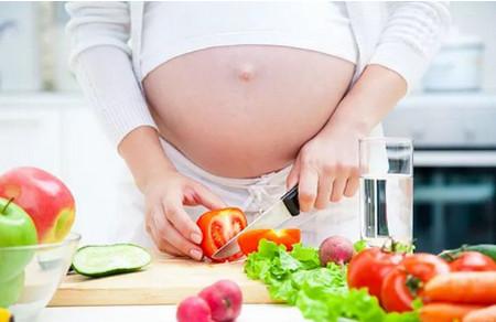 怀孕两个月肚子会大吗？