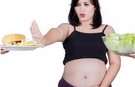 女性哺乳期喂奶不能吃哪些食物？