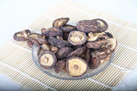 哺乳期可以吃香菇吗 母乳妈咪宜多吃菇