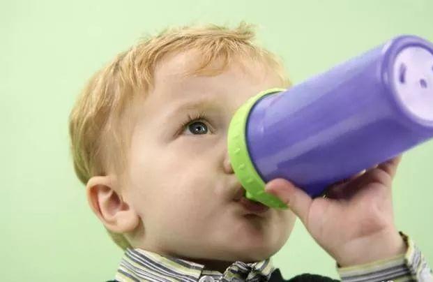 宝宝怎么健康喝水