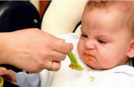 六个月的宝宝怎么添加辅食？