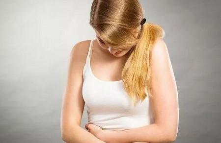 怀孕初期腹痛在左侧和右侧有不同？