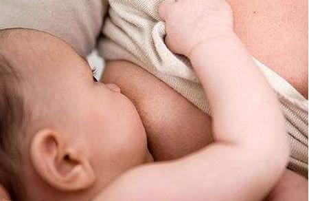给新生儿喂母乳的五个小技巧
