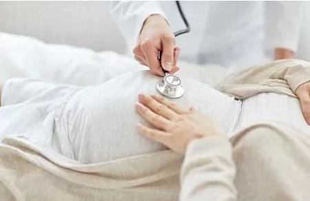 孕期胎宝宝是如何保护孕妈妈的呢？