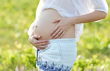 孕中期准爸爸妈妈该如何进行胎教？