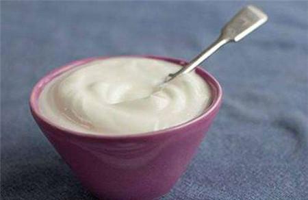 胃疼喝酸奶能缓解吗 酸奶会加重胃疼还是缓解胃疼呢？