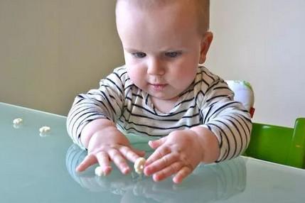 0-12个月宝宝精细动作训练大全