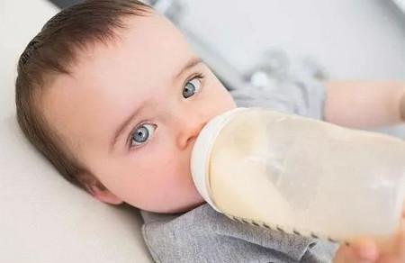 宝宝过晚戒掉奶瓶有哪些危害