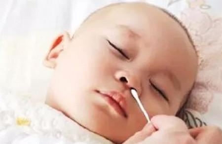 如何清理宝宝鼻腔