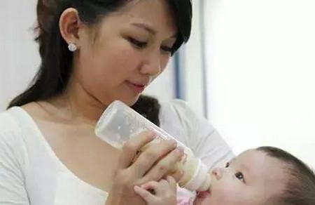 如何正确瓶喂宝宝?