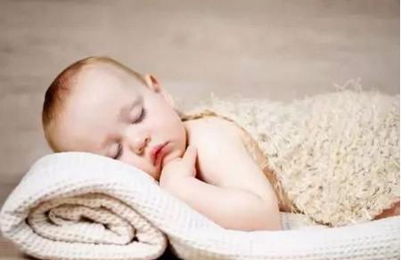 宝宝的睡姿透露着宝宝未来的性格