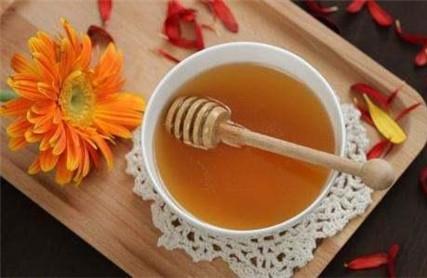 喝蜂蜜水能缓解痛经吗 痛经应该吃什么缓解呢？