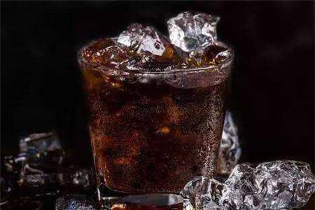 酒后喝可乐能解酒吗 酒后能喝可乐吗？