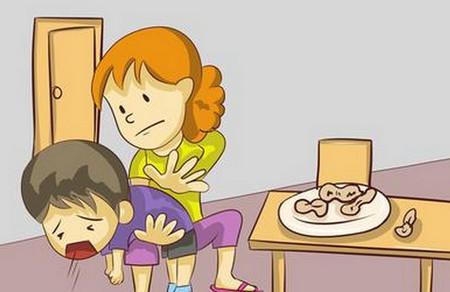 孩子不慎被食物噎到该怎么办