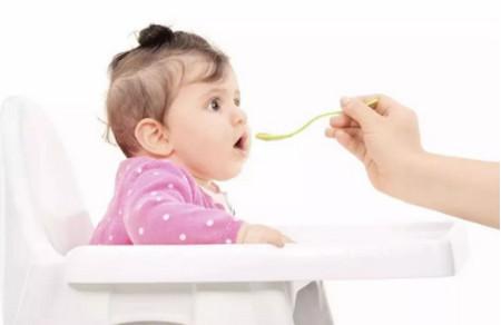 如何给宝宝选择奶粉？