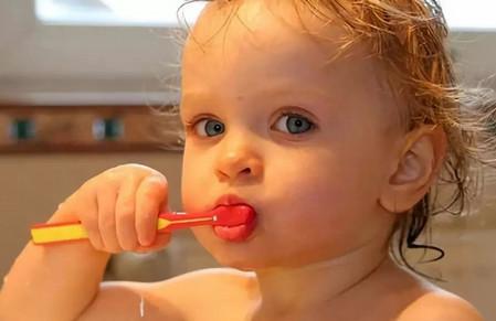 你知道如何护理宝宝的乳牙吗？