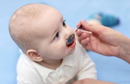 给宝宝宝喂药时需要注意的4大误区