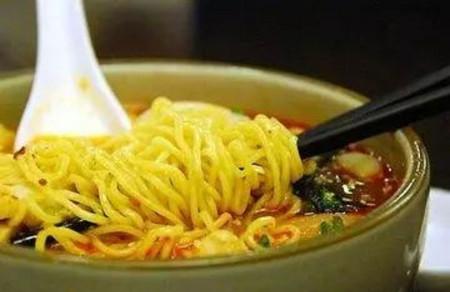 不要经常给宝宝吃这几种零食