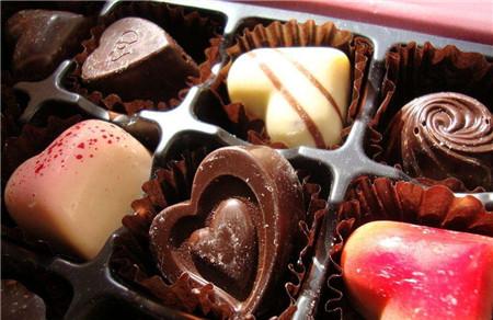 吃巧克力为什么会胃疼 巧克力会刺激胃吗？
