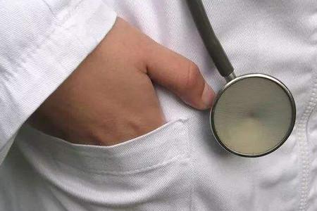 精索静脉曲张是由哪些原因